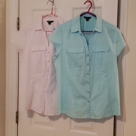 Bundle of 2 short sleeve blouses